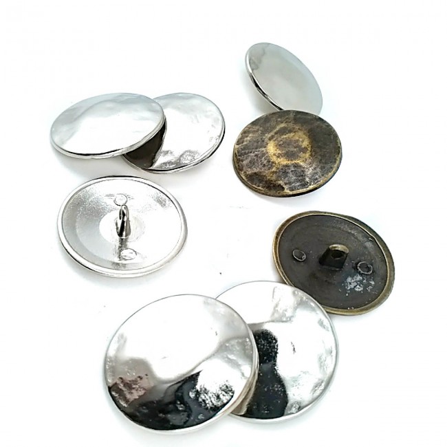 Vuruk Tasarımlı Ayaklı Düğme 27 mm - 44 boy E 1043 Vuruk Tasarımlı Ayaklı Düğme 27 mm - 44 boy E 1043