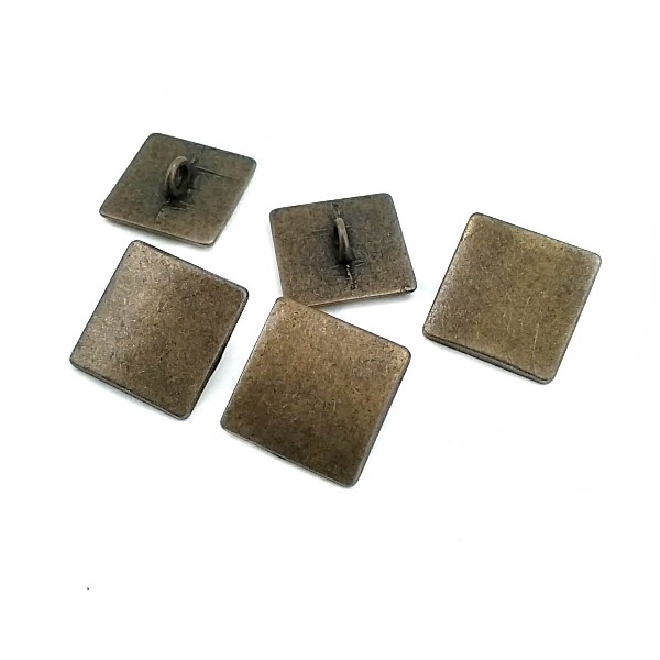 18 mm - 28 L Un Patterned Square Metal Button E 134