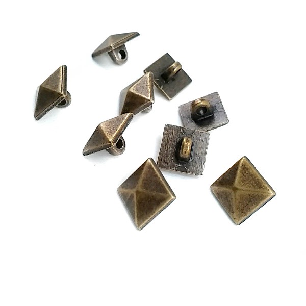 10.2 mm - 16 boy Piramid Tasarımlı Ayaklı Düğme E 1393