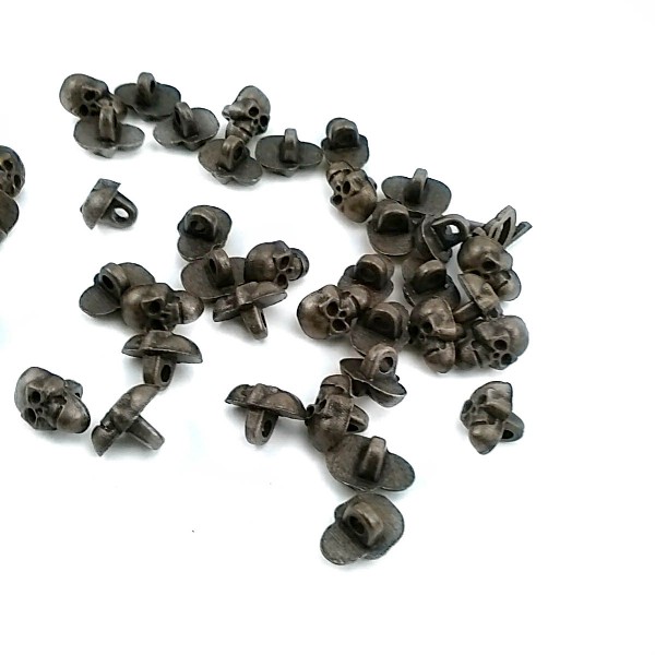 11.4 x 7.8mm Shank Button Skull Shaped E 1465