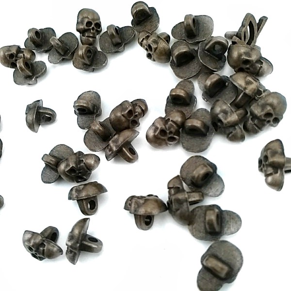 11.4 x 7.8mm Shank Button Skull Shaped E 1465