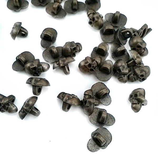 11.4 x 7.8mm Shank Button Skull Shaped E 1465