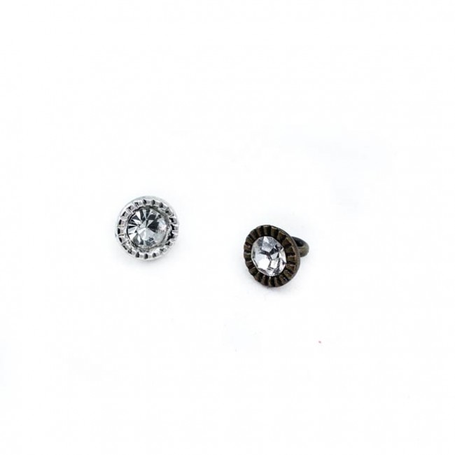 Taşlı alttan dikme düğme 8 mm - 13 boy E 659 Taşlı alttan dikme düğme 8 mm - 13 boy E 659