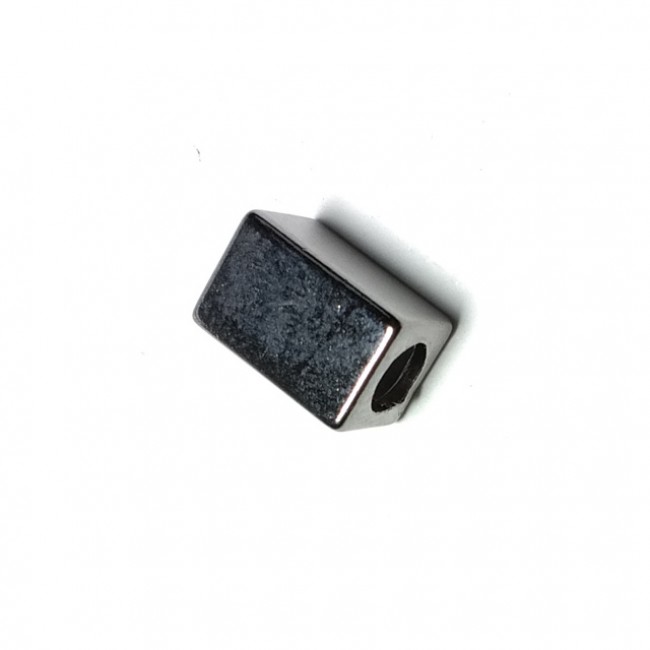 Bağ ucu metal çap 5 mm boy 12 mm E 1695 Bağ ucu metal çap 5 mm boy 12 mm E 1695