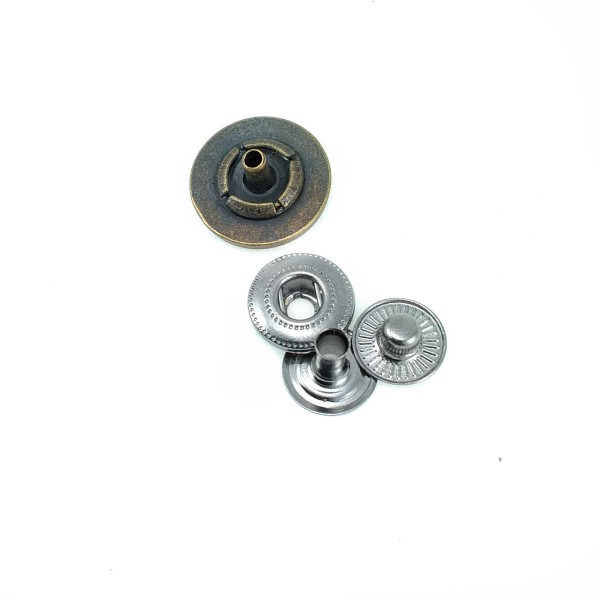 Stylish Patterned Snap Button in 17 mm - 27 L E 1457