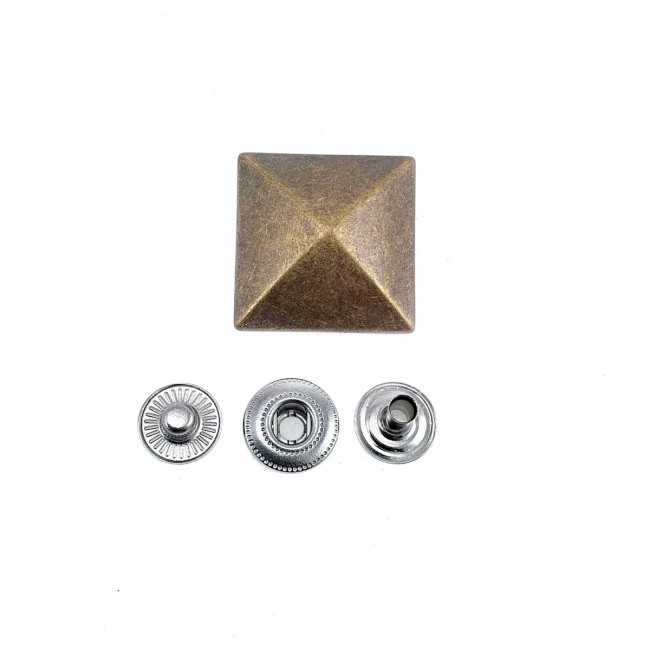 24x24 mm Metal Piramit çıtçıt düğme E 1696 24x24 mm Metal Piramit çıtçıt düğme E 1696