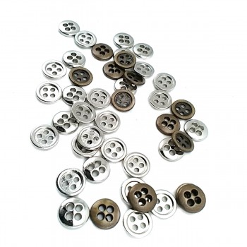 7 mm Button with Four Holes E 1260