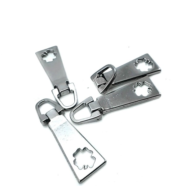 38 mm x 10 mm Zipper Pullers Clover Pattern B 120