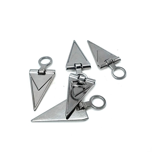 40 mm Triangle Design Zipper Puller E 1847