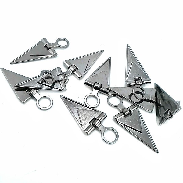 40 mm Triangle Design Zipper Puller E 1847