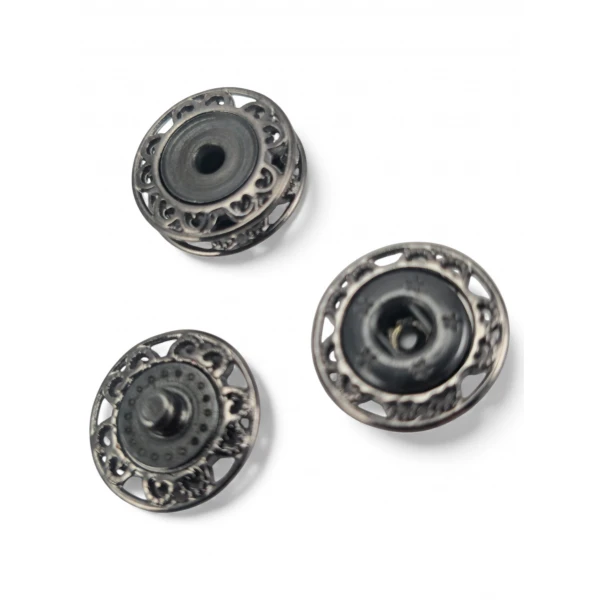 24.7 mm carved flower – baroque curl pattern snap fastener E 2229