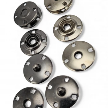 4 Delikli Yuvarlak Çıtçıt  Dikiş Yuvalı 17 mm  - 26 boy E 2281