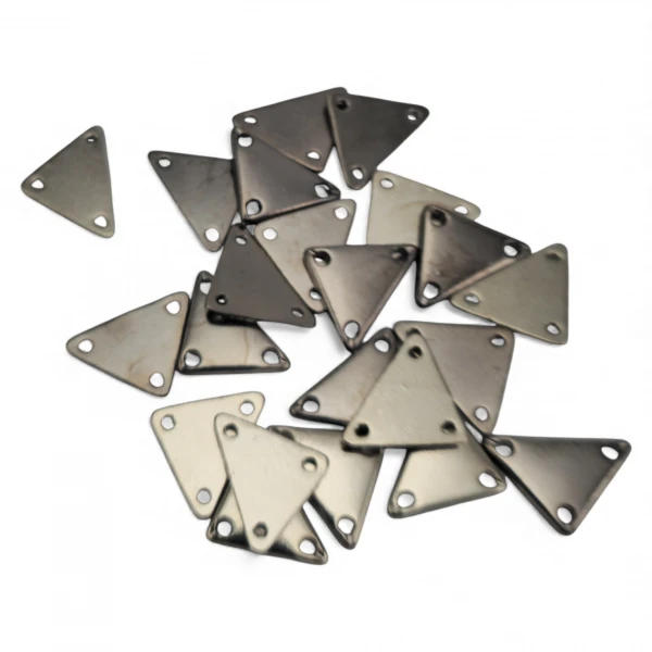 Triangle Metal Label Plate with 3 Holes 14 mm x 10 mm E 2302