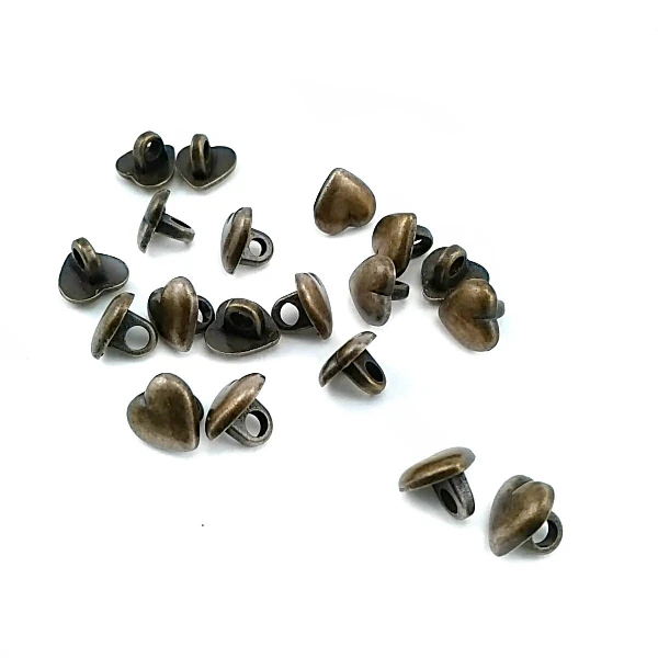 Kalp Şekilli Metal Ayaklı Düğme 9 mm - 18 boy E 1470