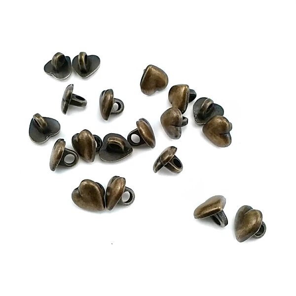 Kalp Şekilli Metal Ayaklı Düğme 9 mm - 18 boy E 1470