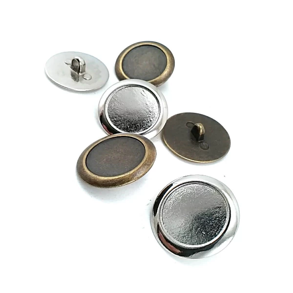 23 mm - 37 L  Enamel Jacket and Coat Button E 1487