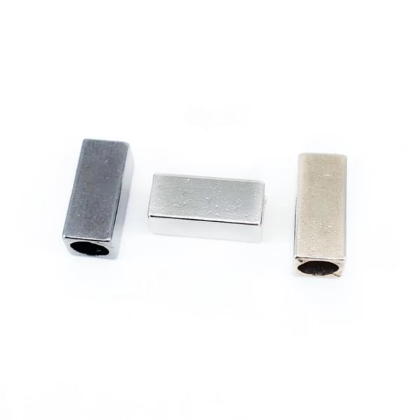 Metal bağucu sade dikdörtgen şekil çap 6 mm boy 14 mm E 1694 Metal bağucu sade dikdörtgen şekil çap 6 mm boy 14 mm E 1694