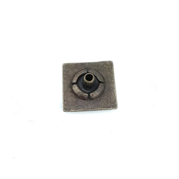 15 x 15 mm Çıt çıt Düğme Nokta Desenli E 171