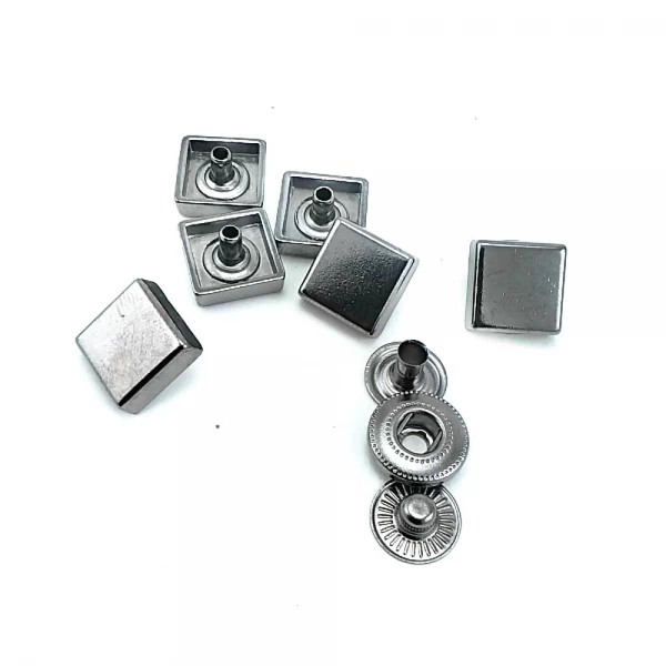 11 x 11 mm Kare Çıtçıt Düğme E 1780 11 x 11 mm Kare Çıtçıt Düğme E 1780