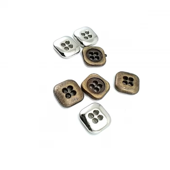 11 x 11 mm - 18 size Square Four-hole metal button post E 1090