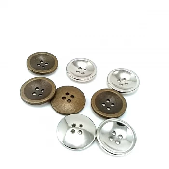 22 mm Pillow button with four holes E 1870