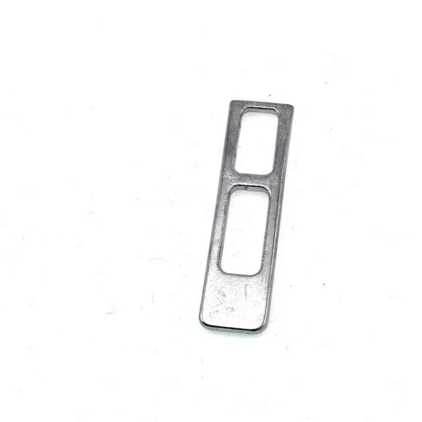 28 mm x 8 mm Sade Fermuar Elciği E 552 28 mm x 8 mm Sade Fermuar Elciği E 552
