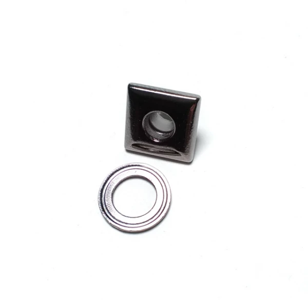 Metal Kuşgözü küçük kare şekil 11 x 11 mm E 2050 Metal Kuşgözü küçük kare şekil 11 x 11 mm E 2050