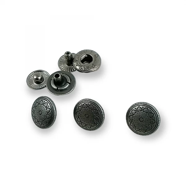 12 mm - 18 boy Kalp Motifli Çıt çıt Düğme  E 1180