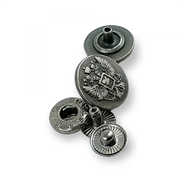 17 mm - 27 boy Logo Desenli Çıtçıt Düğme E 1492 17 mm - 27 boy Logo Desenli Çıtçıt Düğme E 1492