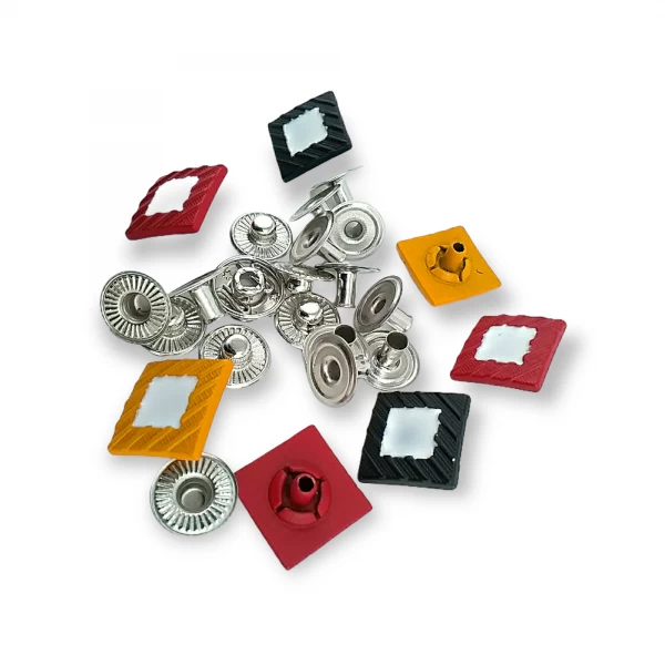 14 x 14 mm Mineli ve Boyalı Kare Çıtçıt Düğme Metal E 618 MN 14 x 14 mm Mineli ve Boyalı Kare Çıtçıt Düğme Metal E 618 MN