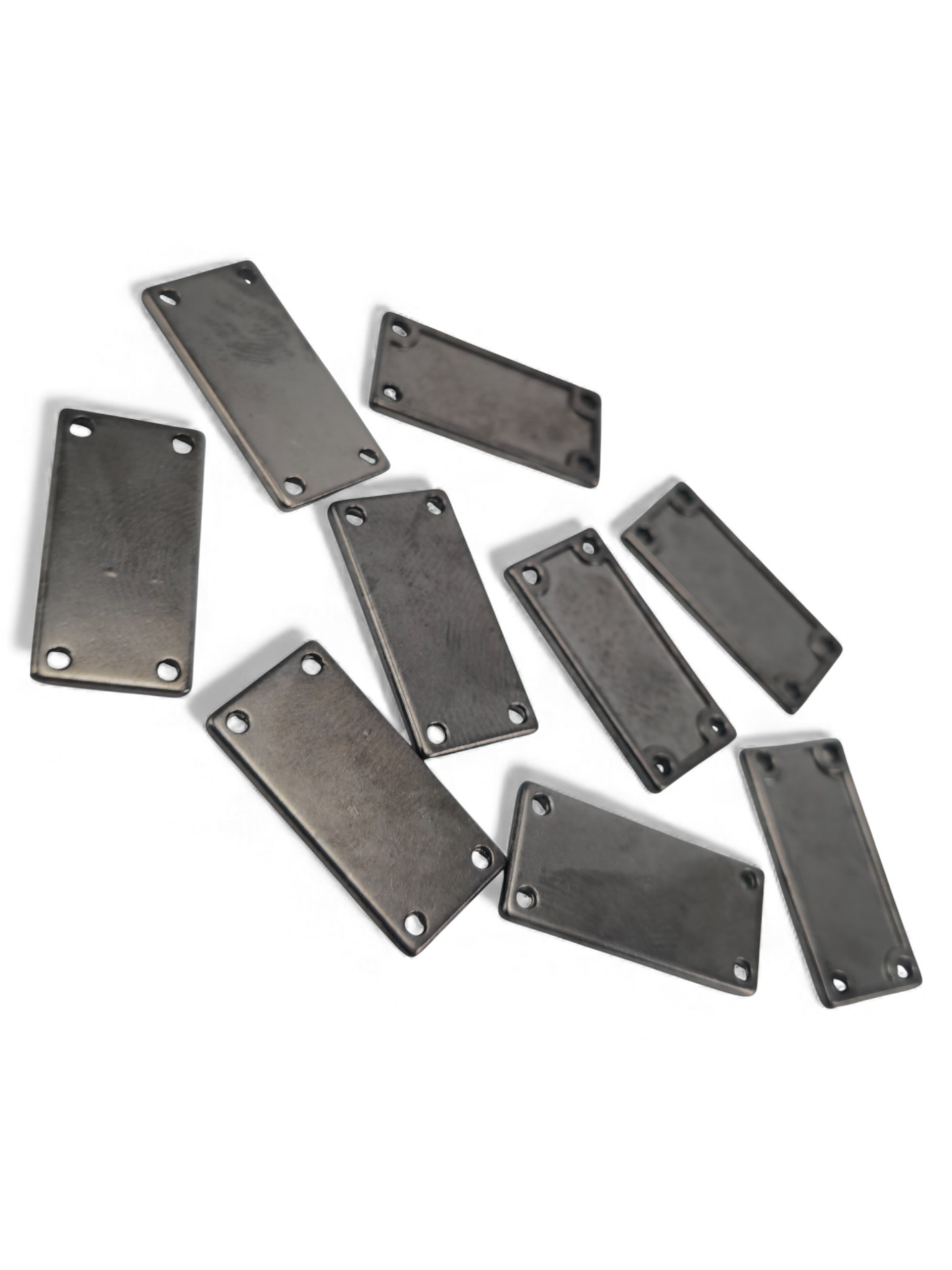 4 Delikli Metal Plaka – Etiket Bağlantı Plakası  22 mm x 11 mm E 1745