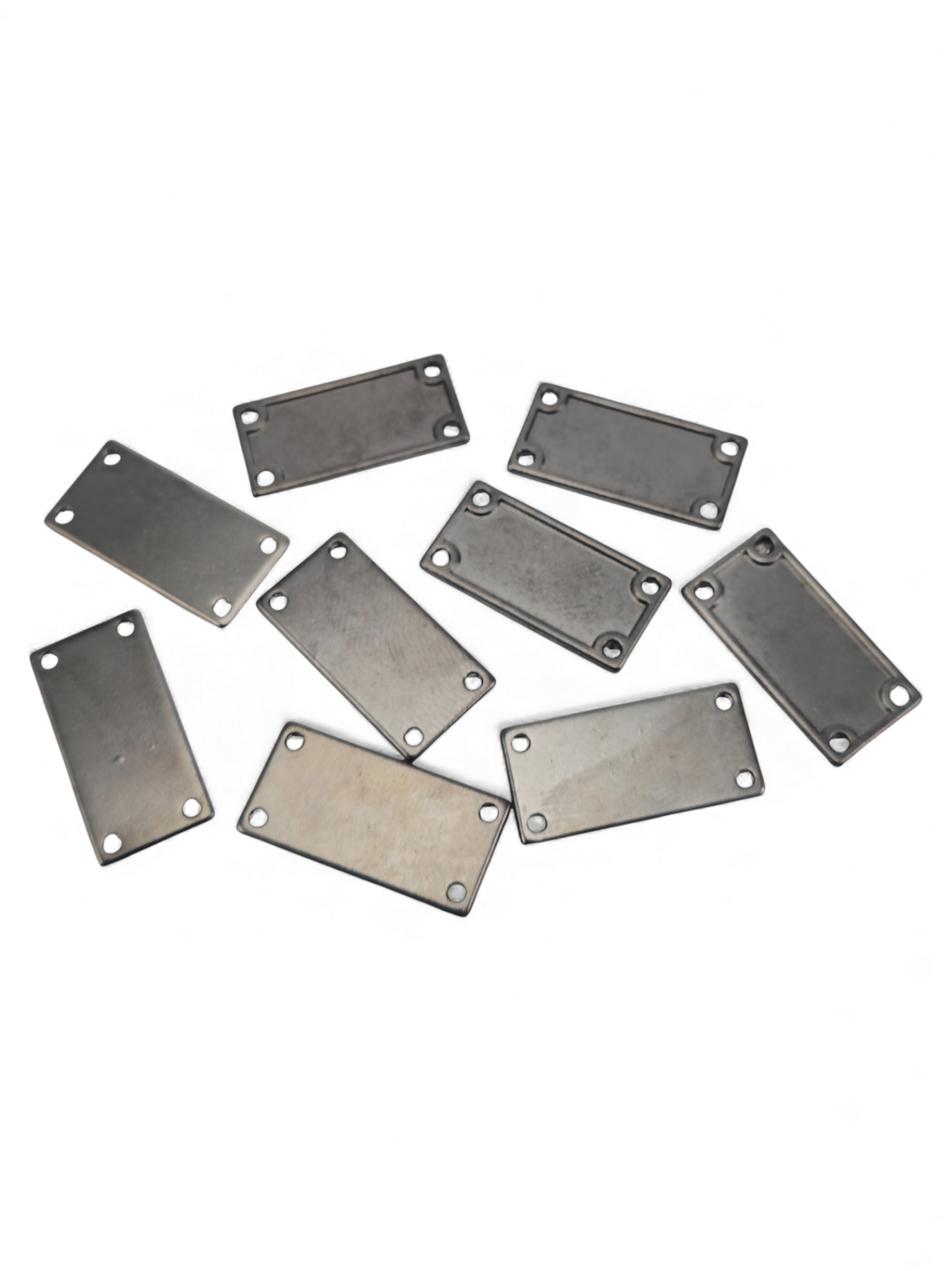 4 Delikli Metal Plaka – Etiket Bağlantı Plakası  22 mm x 11 mm E 1745
