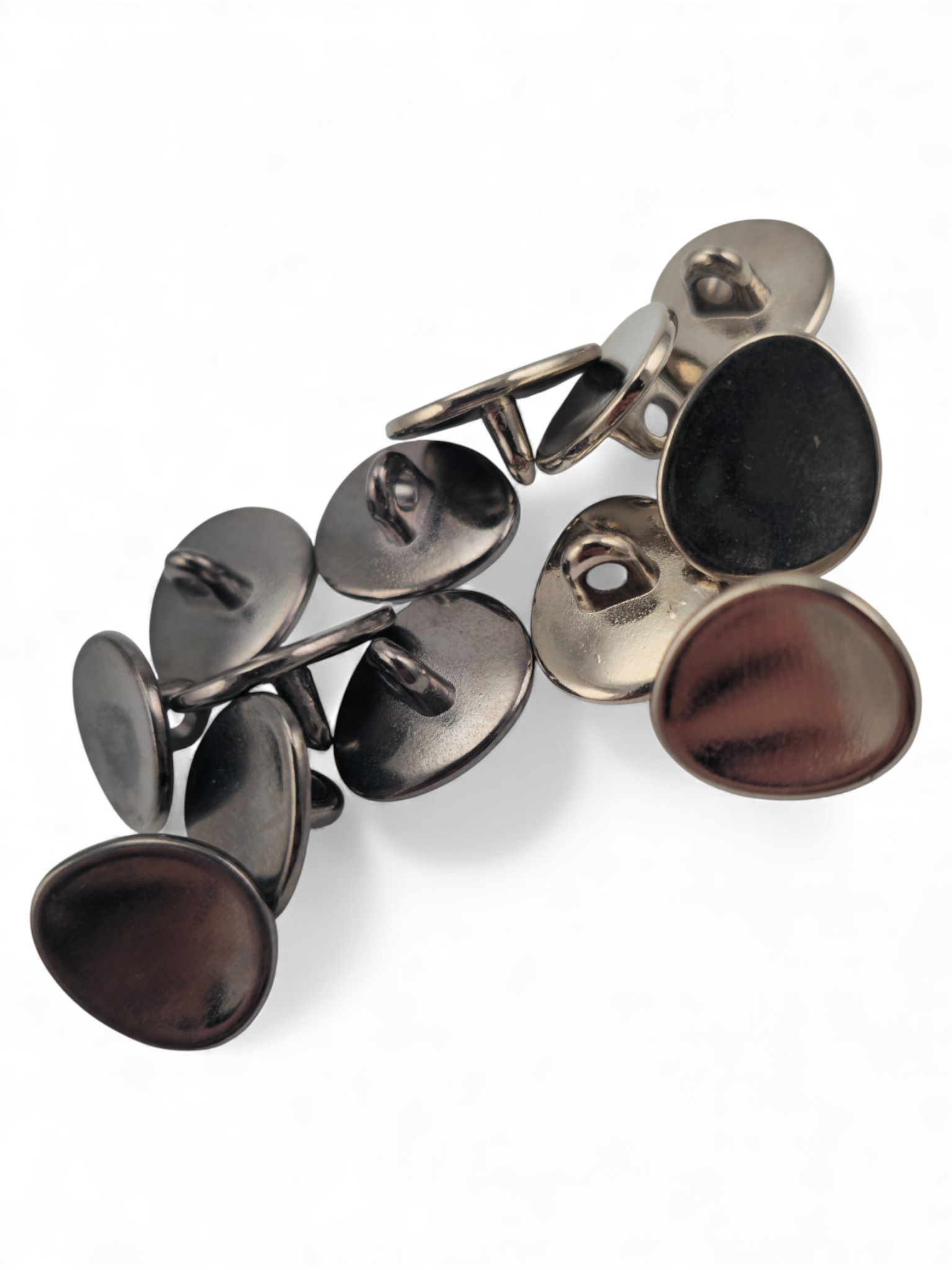 Oval Bombeli Ceket Düğmesi 15 mm x 13 mm E 2076