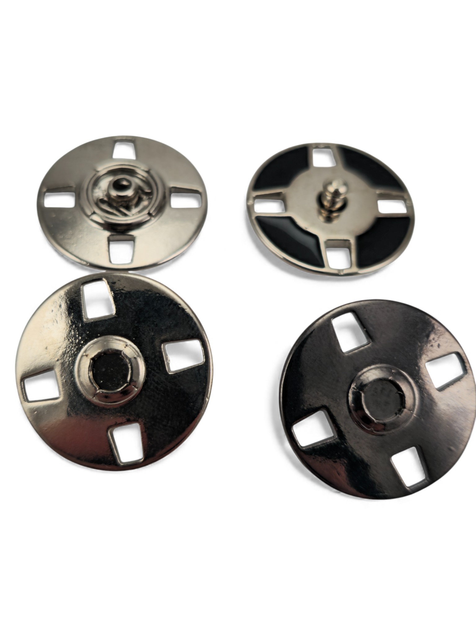 Dekoratif Kapaklı 4 Delikli Dikişli Çıtçıt 24 mm E 2240