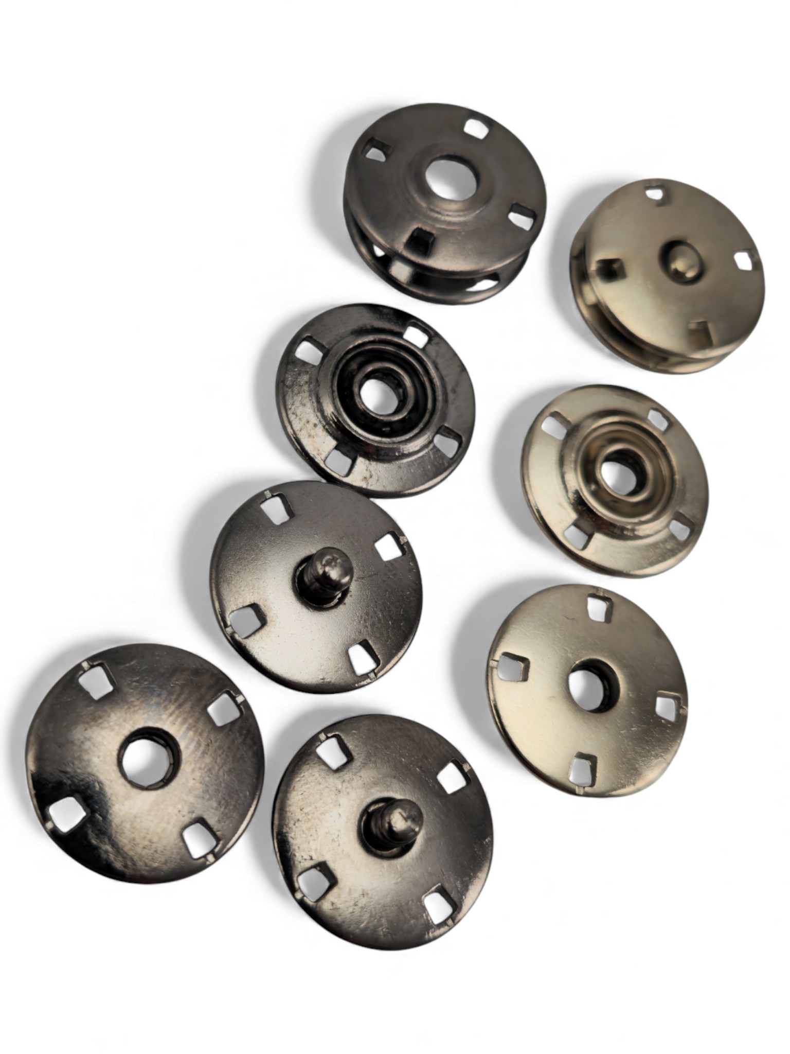 4 Delikli Yuvarlak Çıtçıt  Dikiş Yuvalı 17 mm  - 26 boy E 2281