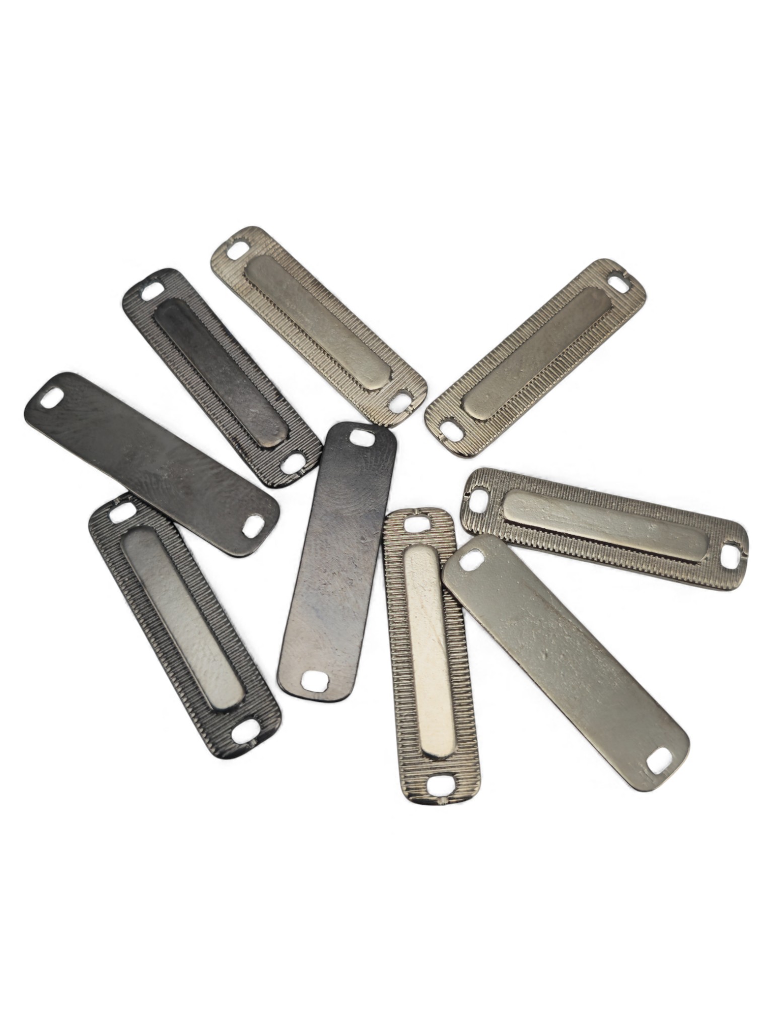 Tırtıklı Metal Plaka 29.6 mm x  7.7 mm E 2291