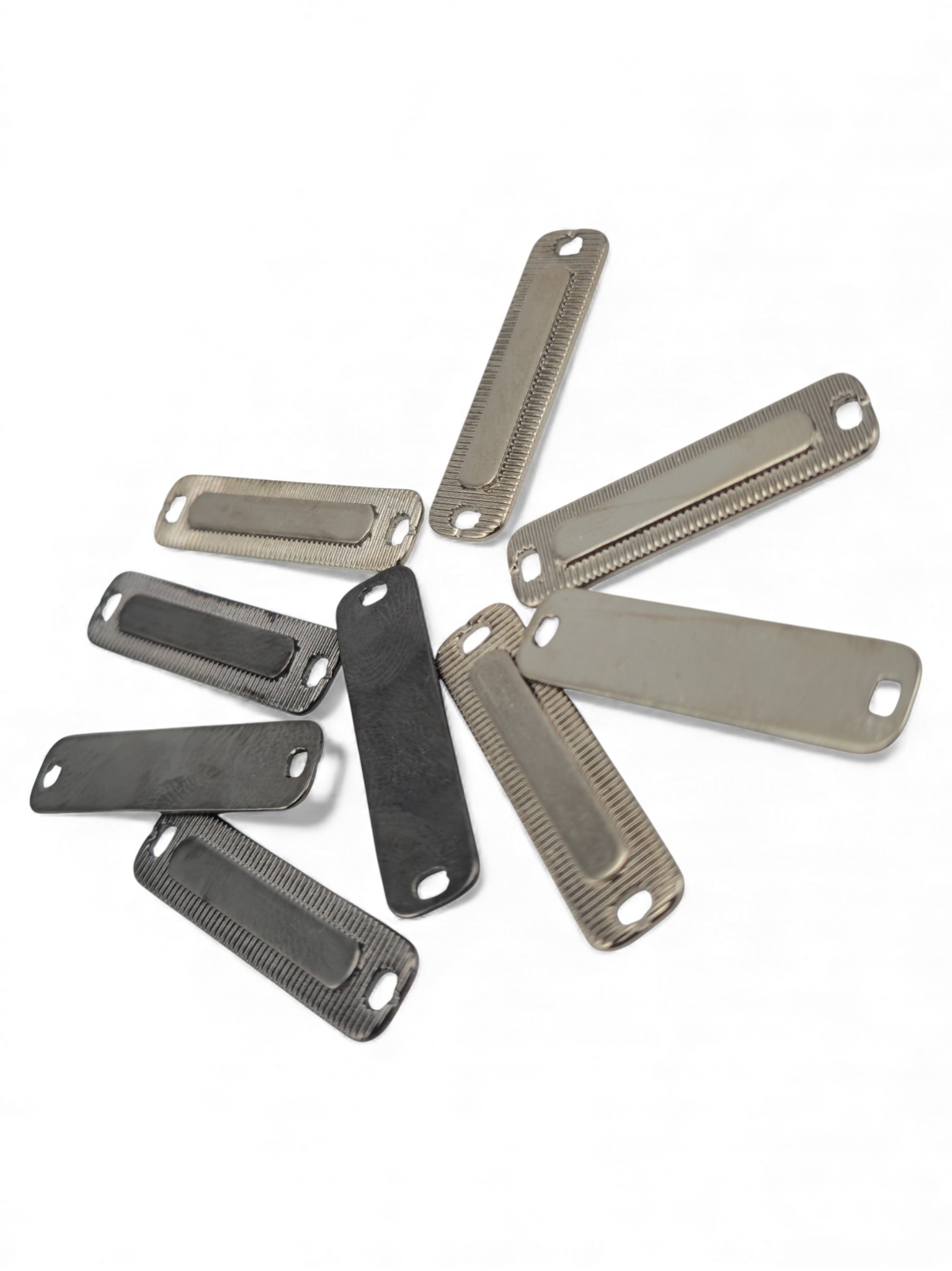 Tırtıklı Metal Plaka 29.6 mm x  7.7 mm E 2291