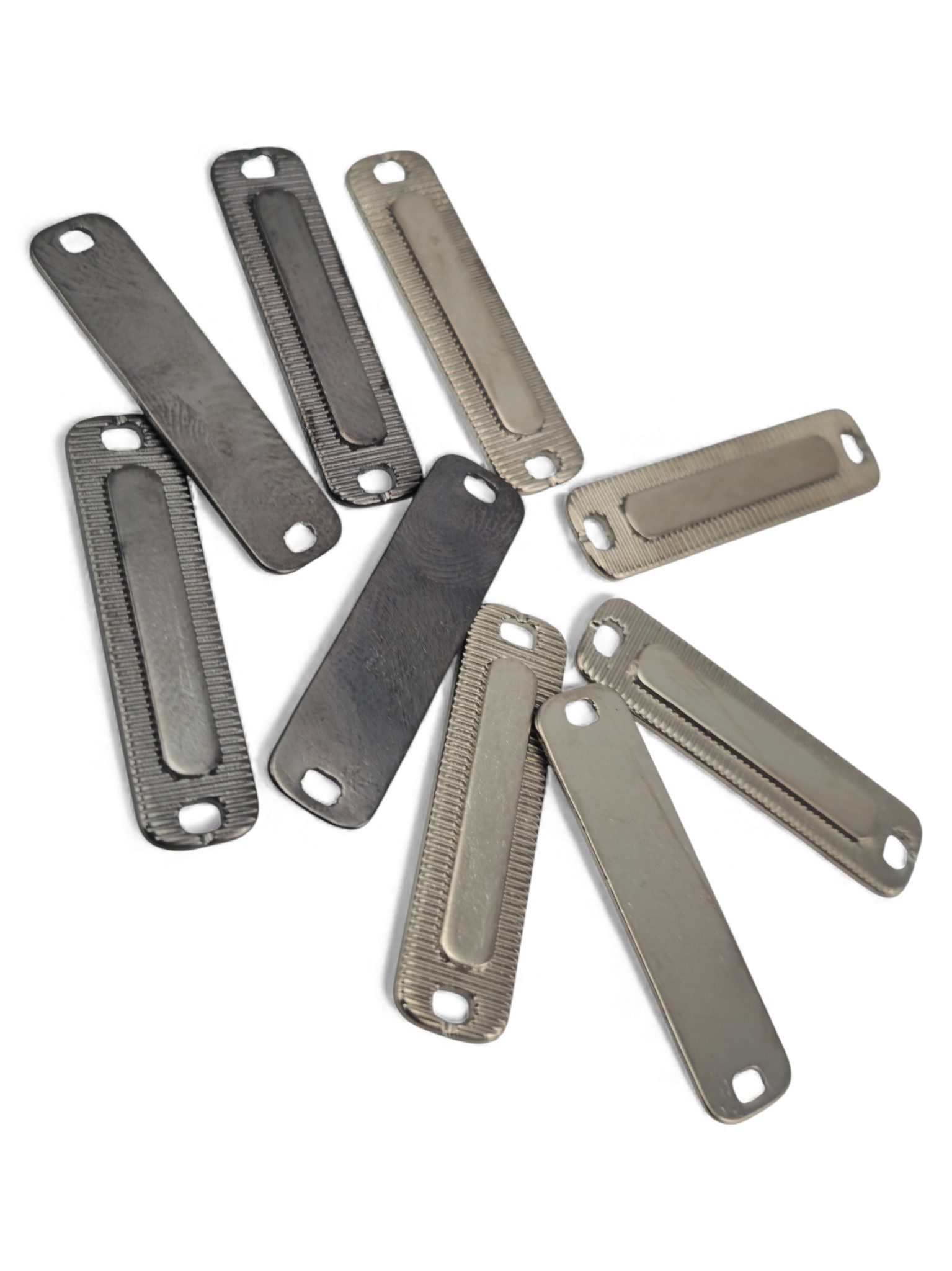 Tırtıklı Metal Plaka 29.6 mm x  7.7 mm E 2291