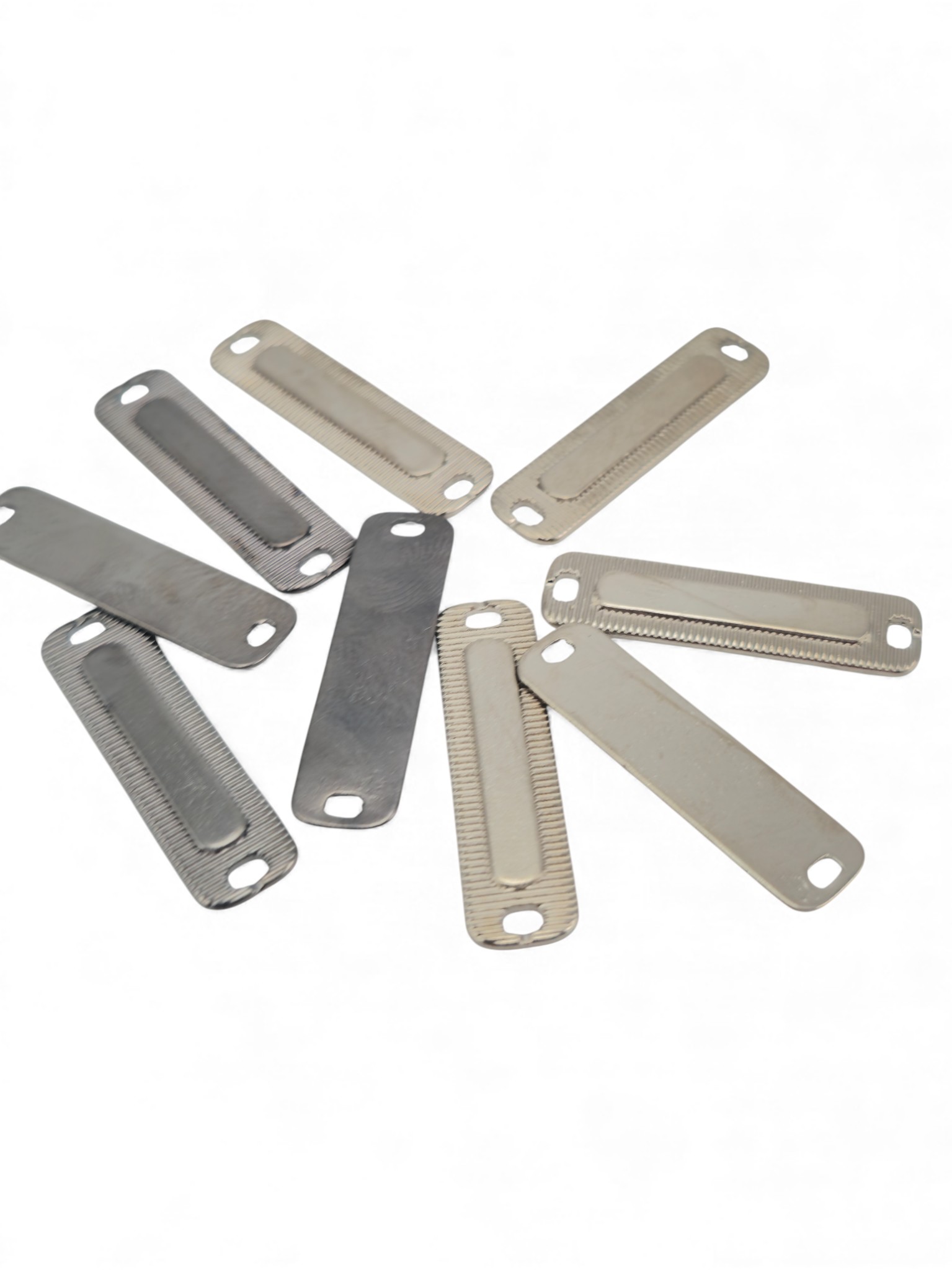 Tırtıklı Metal Plaka 29.6 mm x  7.7 mm E 2291