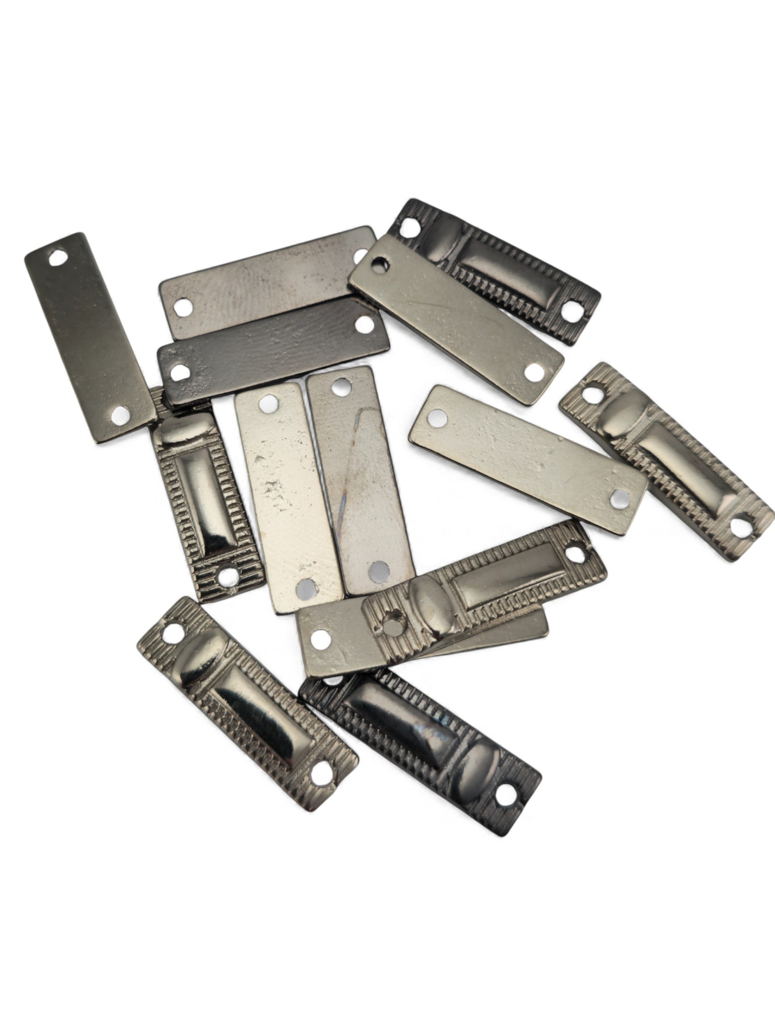 Tırtıklı Çerçeveli Metal Bağlantı Plakası – 2 Delikli  Metal Plaka 21,5 mm x  6,4 mm E 2292