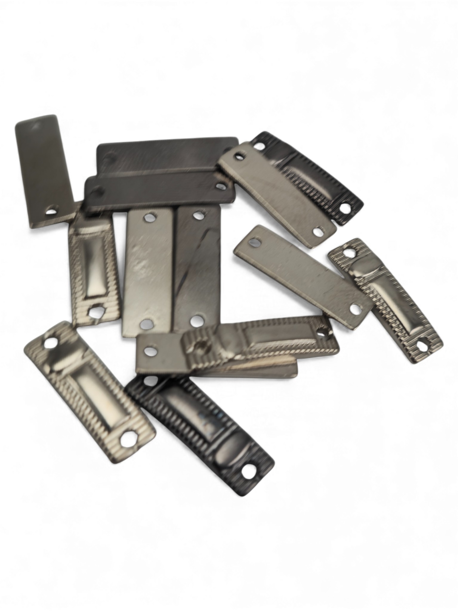 Tırtıklı Çerçeveli Metal Bağlantı Plakası – 2 Delikli  Metal Plaka 21,5 mm x  6,4 mm E 2292