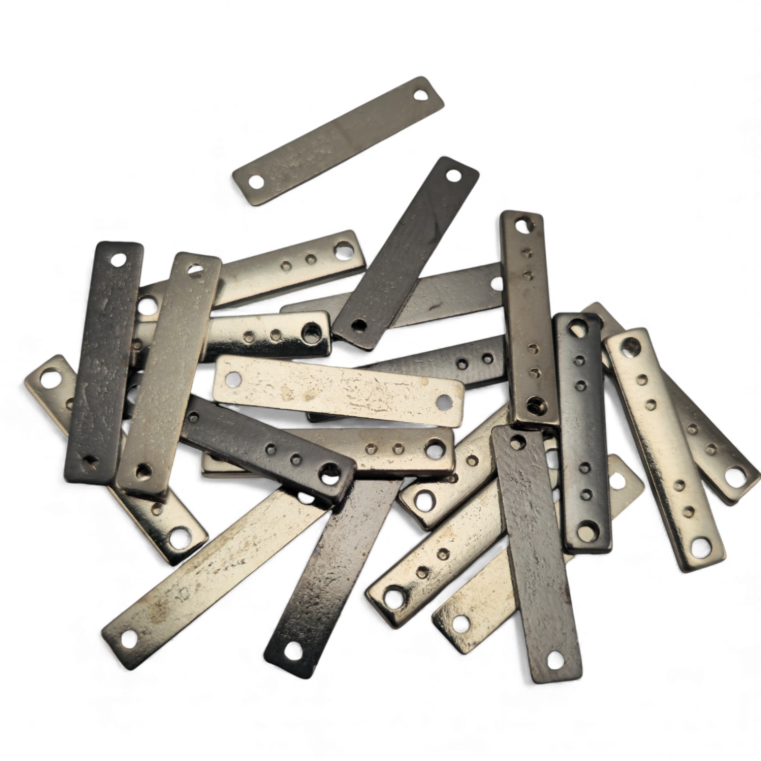 2 delikli Metal Plaka 20 mm x  4 mm E 2300