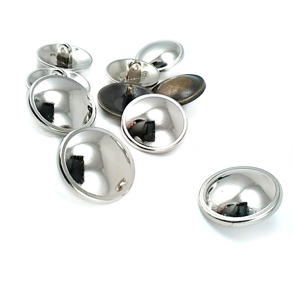 21 mm - 34 boy Bombeli Ayaklı Metal Düğme E 1376