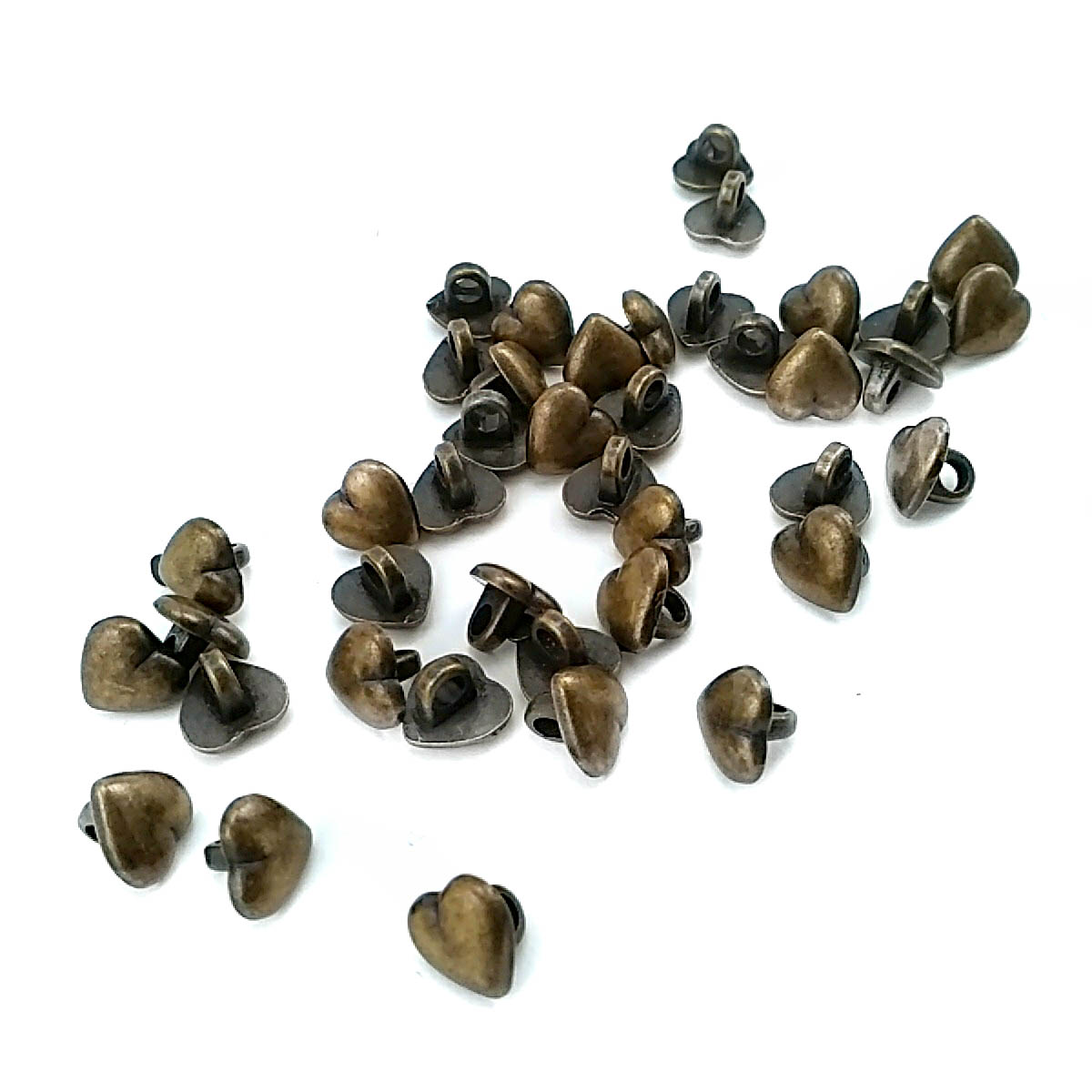 Kalp Şekilli Metal Ayaklı Düğme 9 mm - 18 boy E 1470