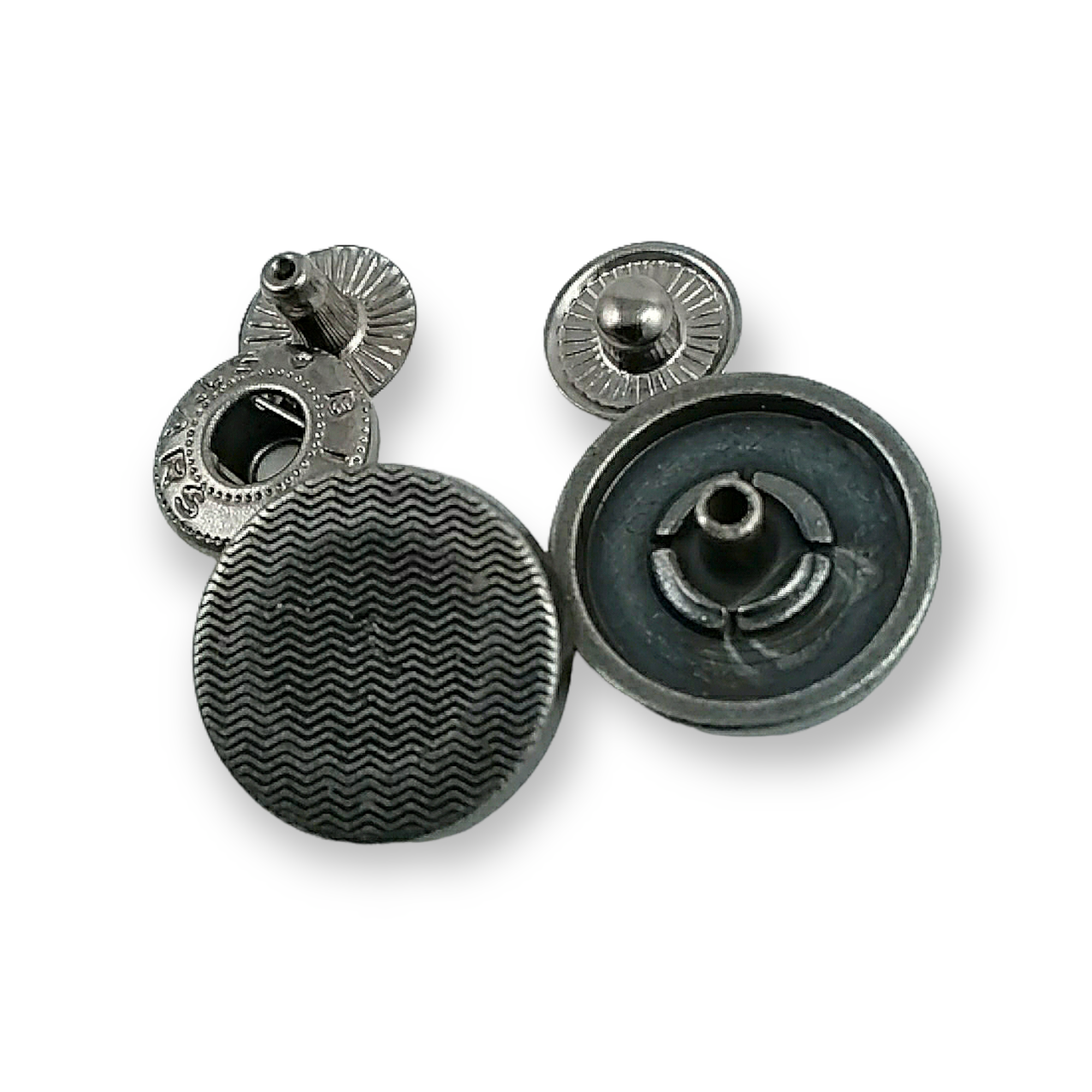 17 mm - 28 L Wave Pattern Snap Button E 1142