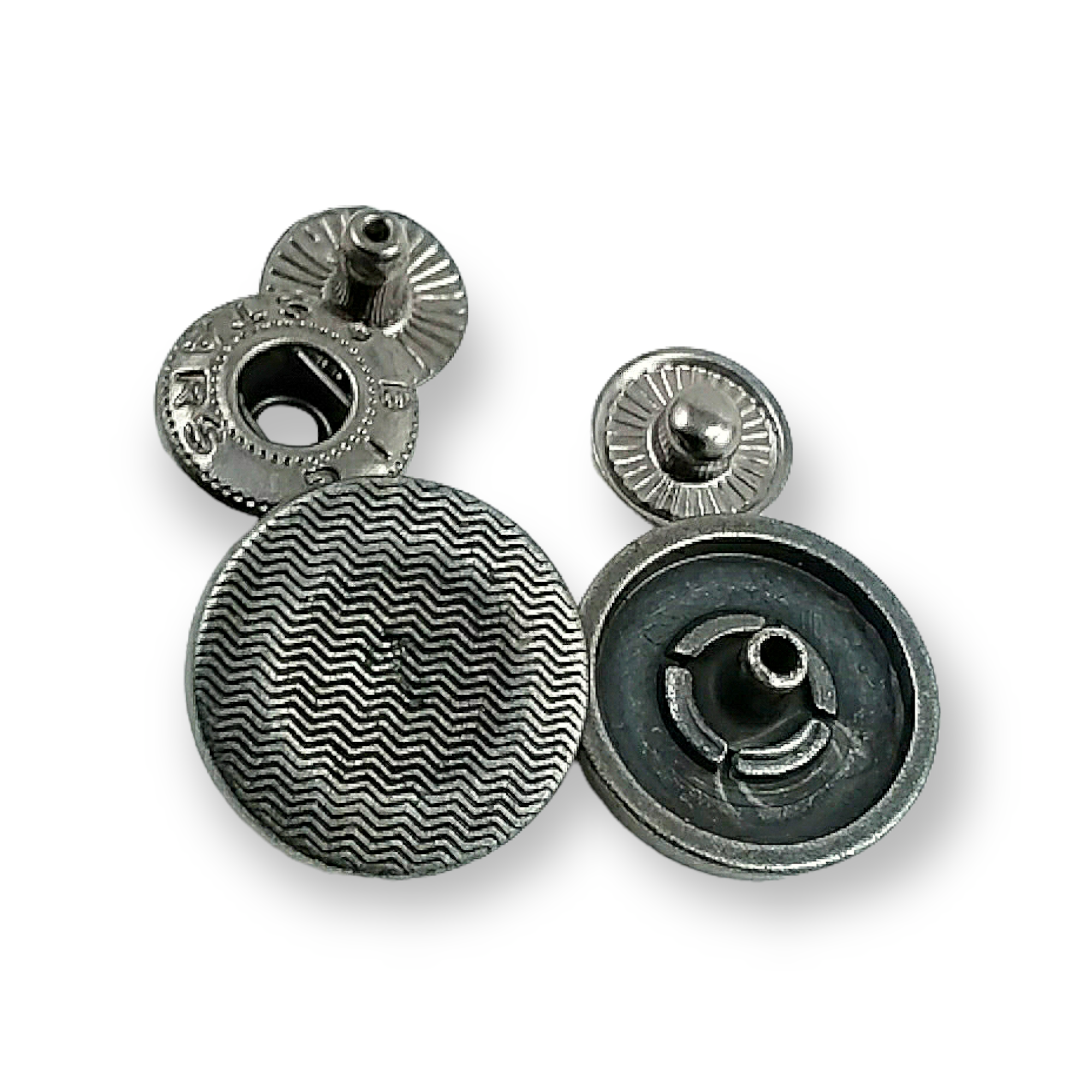 17 mm - 28 L Wave Pattern Snap Button E 1142