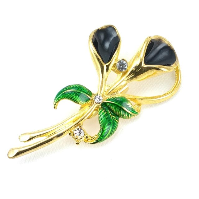 Product view of flower bouquet brooch
