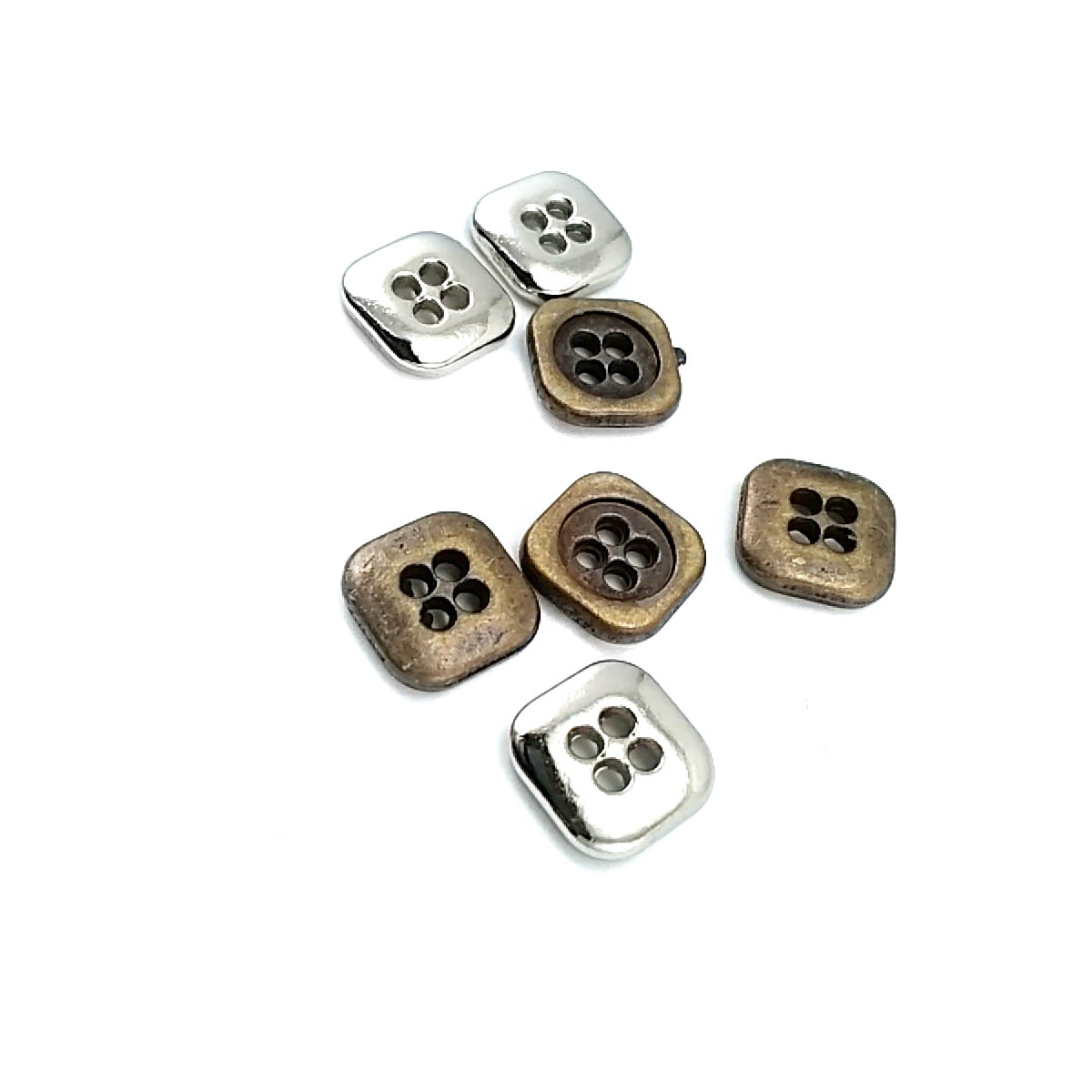 11 x 11 mm - 18 boy Kare Dört delikli metal düğme dikme