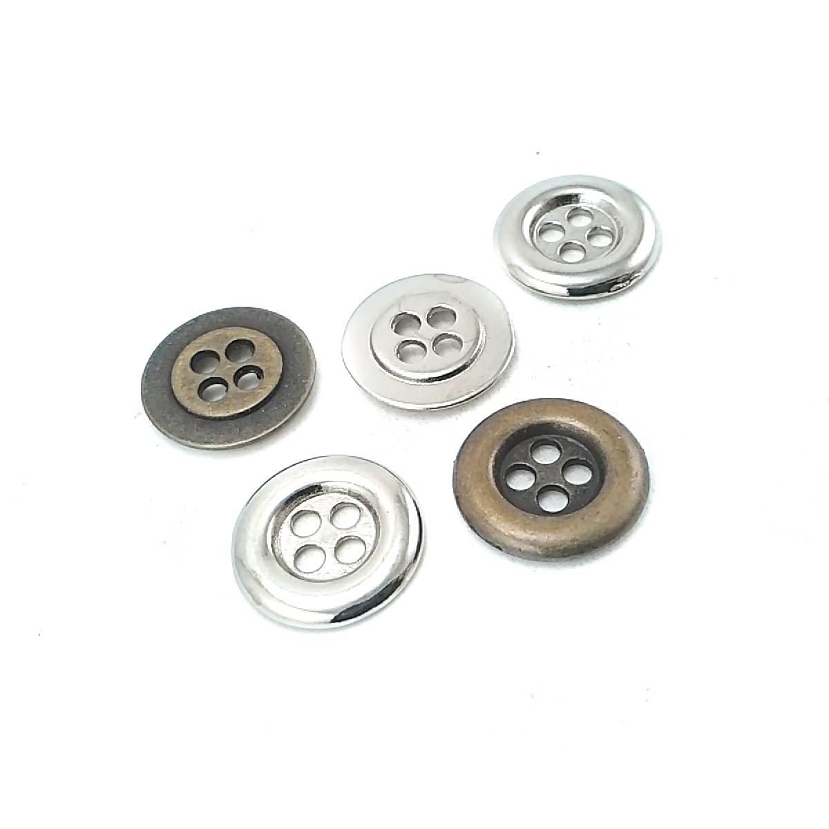 Dört Delikli Metal Düğme 16 mm 26 lignes