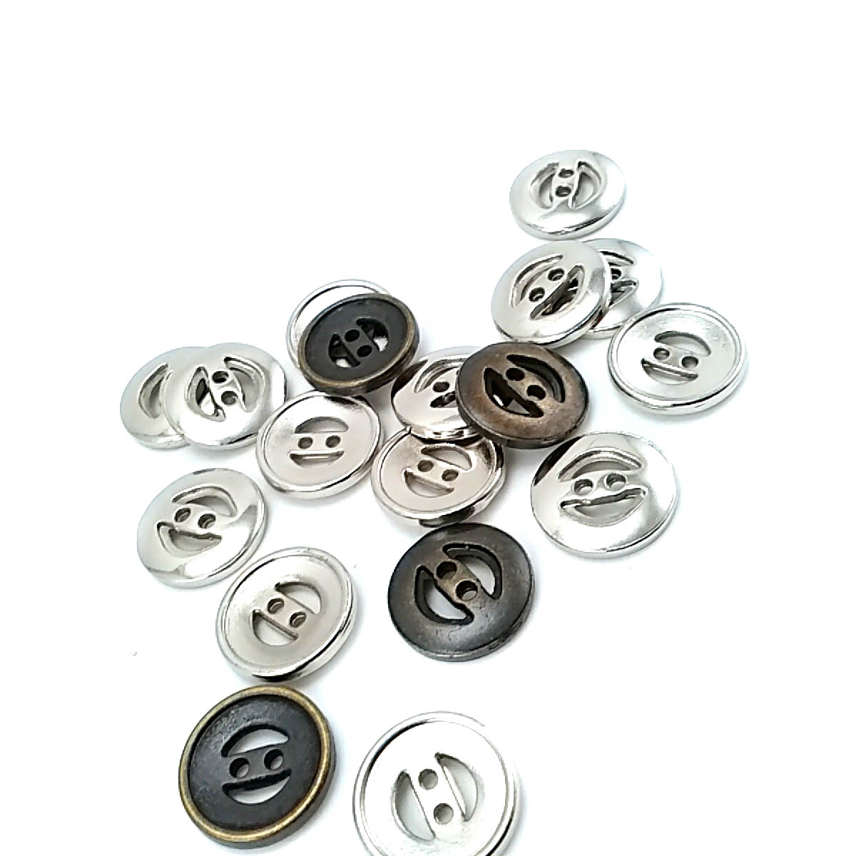 16 mm İki Delikli Metal Düğme 26 lignes